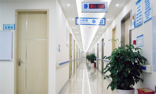 重庆华厦眼科医院走廊