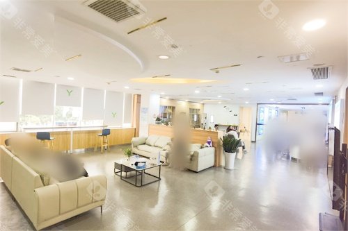 自贡爱尔眼科医院休息候诊区