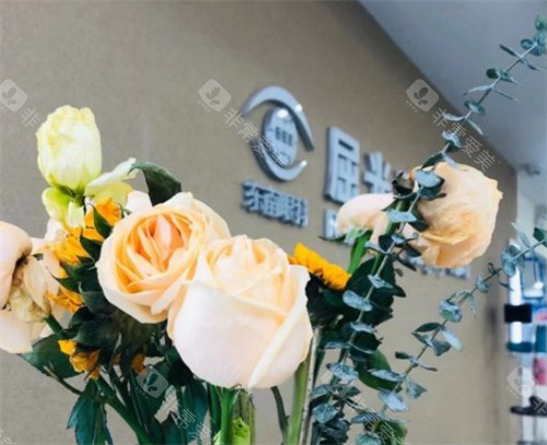 东南眼科医院配ok镜价目表:国产角膜塑形镜5800元起、进口角膜塑形镜6000元起