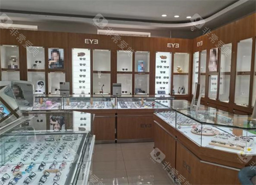 呼伦贝尔爱尔眼科配镜区环境图