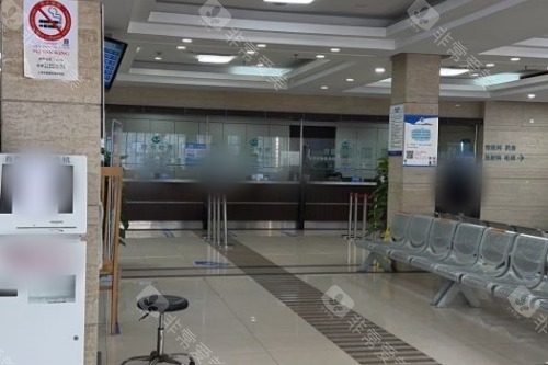 上海和平眼科医院大厅