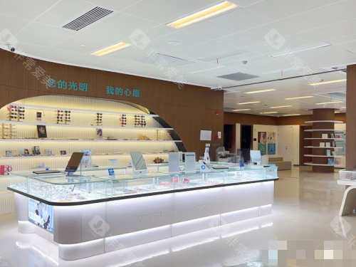 上海中视眼视光眼科门诊部展示柜