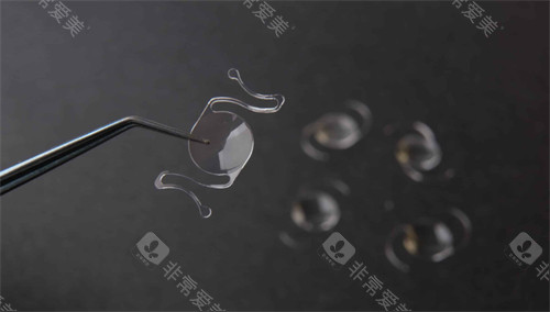 手术中使用到的人工晶体