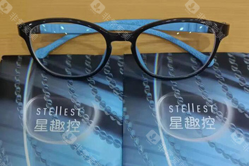 星趣控镜片1680元是真的假的?1600元能买到星趣控吗?依视路星趣控镜片怎么鉴别真伪?