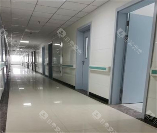 唐山市眼科医院走廊环境图