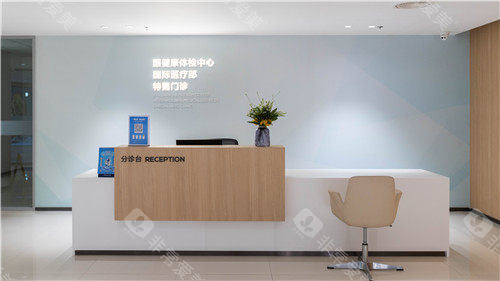 重庆南坪爱尔眼科周晓虹医生怎么样？做青光眼/白内障复杂手术周医生是可以放心的一位医生！