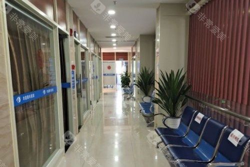 成都华厦眼科医院走廊
