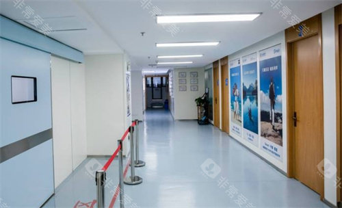 乌鲁木齐普瑞眼科医院走廊环境
