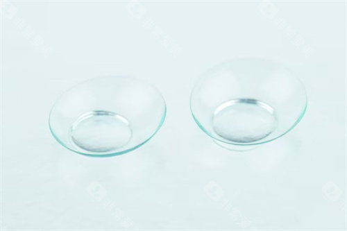追梦莱角膜塑形镜究竟值多少钱？成功、使用年限对比价格，为你算笔明白账