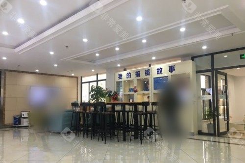 昆明普瑞眼科医院大厅