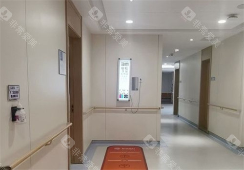 昆明普瑞眼科走廊环境