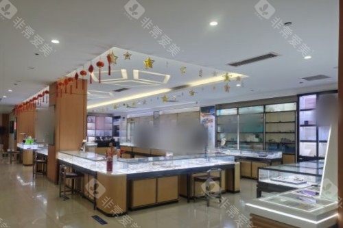 合肥普瑞眼科医院配镜区
