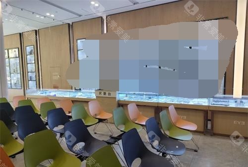 武汉爱尔眼科医院等候区