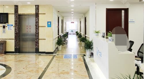 青岛新视界眼科医院走廊