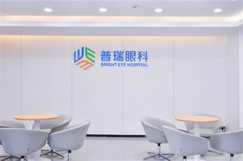 成都做白内障手术哪家医院好，普瑞眼科/新视界眼科/华厦眼科/爱迪眼科等技术可靠！