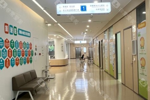 广州普瑞眼科医院走廊