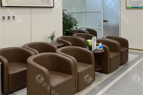 北京至亮眼科休息候诊区