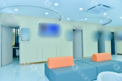 海南康伟眼科近视治疗中心休息区