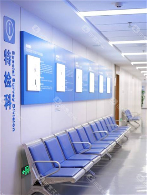 成都普瑞眼科医院价格表2025:半飞秒8800元起,全飞秒1.5W元起,ICL晶体植入2.98W元起...