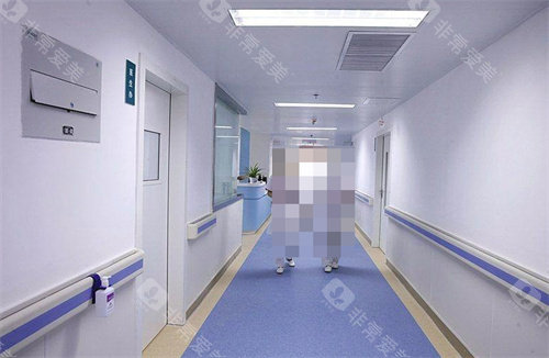 济宁京合眼科医院走廊