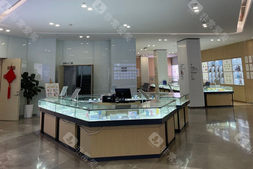 昆明爱尔眼科配镜区图