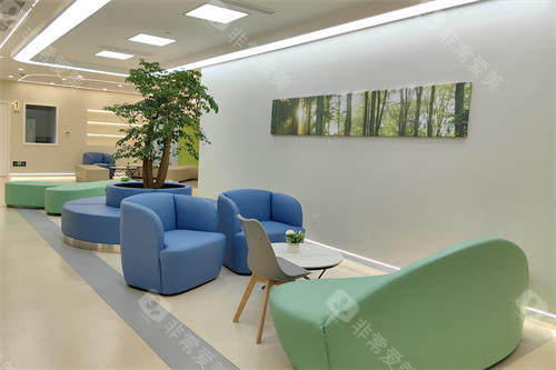 上海柠盟眼科门诊部休息区