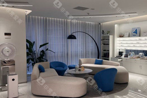 上海艾嘉瞳心眼科内部一角