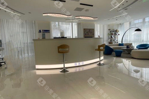 上海艾嘉瞳心眼科内部服务台环境