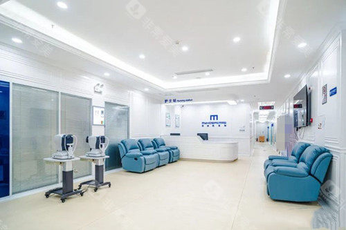 成都麦迪格眼科验光等候区环境