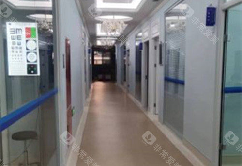 成都麦迪格眼科内部过道环境