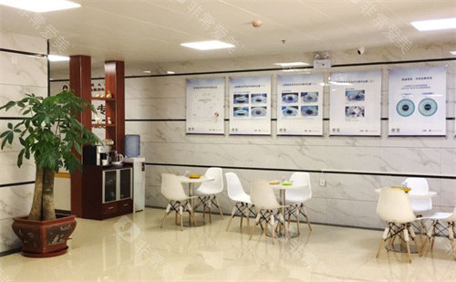 广西晶亮眼科等待区