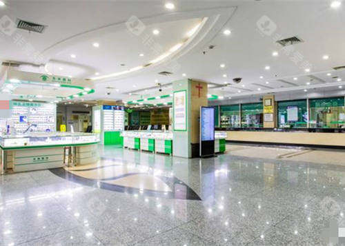 南京东南眼科医院大厅环境
