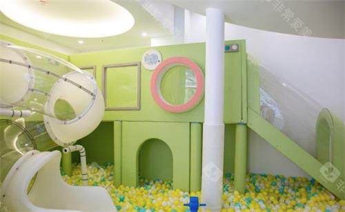 柳州赋盈眼科儿童游戏区