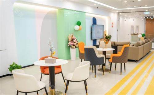 柳州赋盈眼科等候区