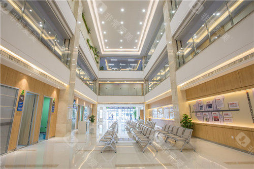 武汉爱尔眼科环境图