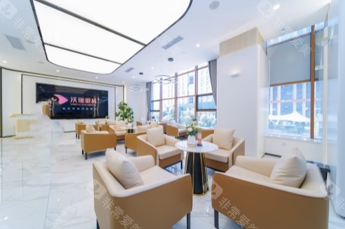 合肥沃瑞眼科候诊区