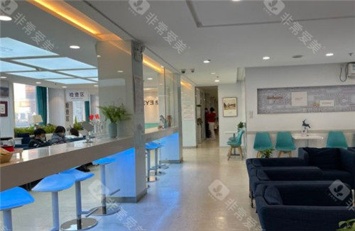 沈阳爱尔眼科医院大厅环境图