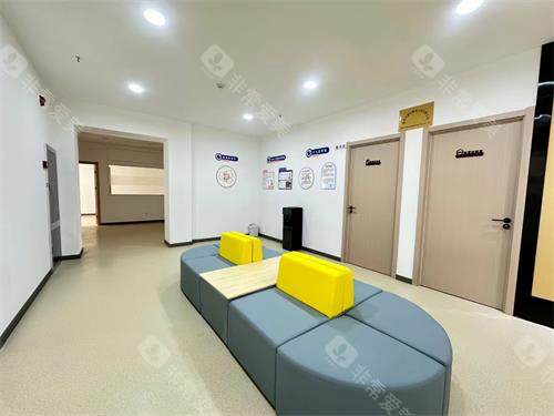 泰州康目眼科医院诊室等候区