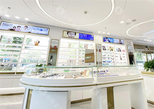 合肥名人眼科医院配镜专区