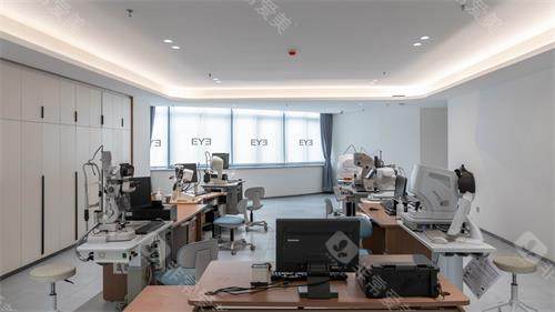 重庆爱尔眼科医院在哪里挂号？线上预约与现场挂号流程详解！