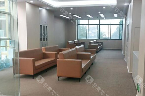 九江爱尔眼科医院等候区