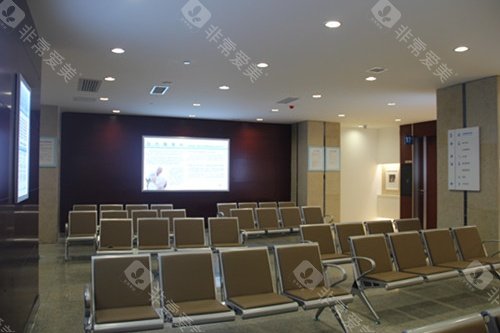 南昌新视界眼科白内障候诊区