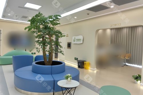 上海柠盟眼科医院候诊区