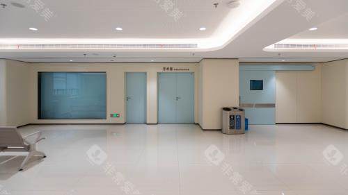 重庆爱尔眼科医院手术室外