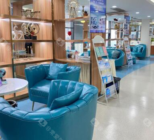 重庆佰视佳眼科医院等候区