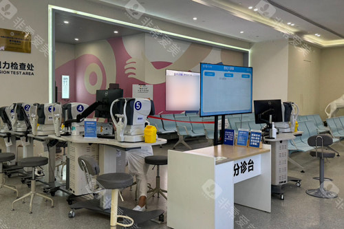 南宁爱尔眼科验光区