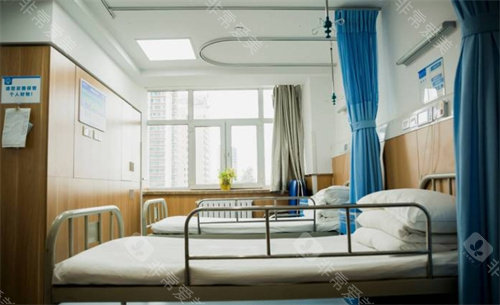 乌鲁木齐普瑞眼科医院口碑评价怎么样？高口碑背后的秘密：医生正规+设备可靠+服务贴心！