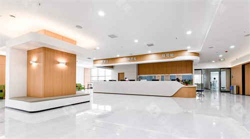 郑州奥弗克眼科医院地址在CBD郑东新区商务外环路19号，4号线/5号线直达