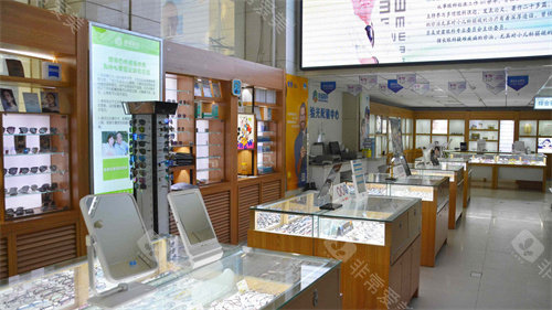 兰州普瑞眼科医院价格表 | 全飞秒15000元起|半飞秒10800元起|白内障手术5800元起